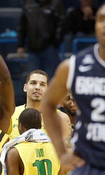 Cook scores career-high 23 points as No. 7 Oregon beats No. 10 BYU